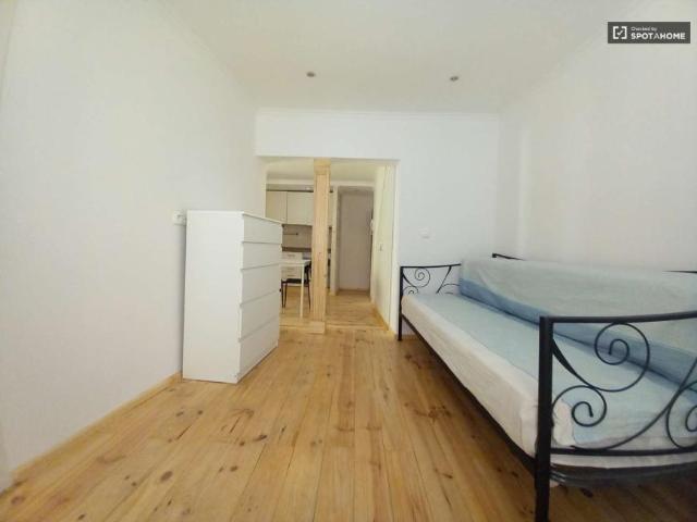 1 quarto, lisbon lisbon 1100 558 101821496
