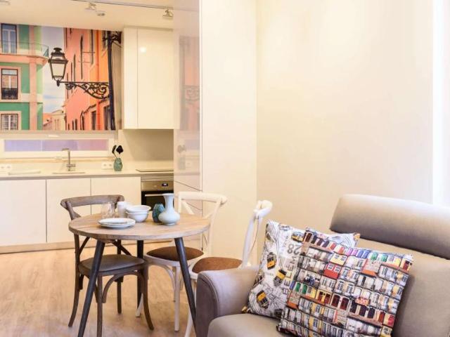 1 quarto, lisbon lisbon 1100 588 104326802