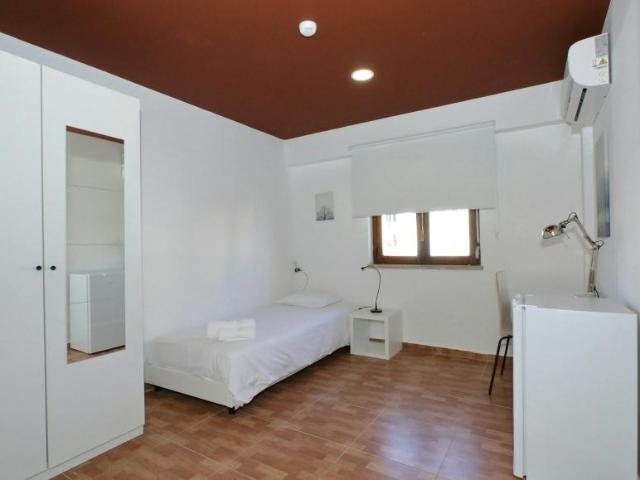 1 quarto, Lisbon Lisbon 1150 157 104784532