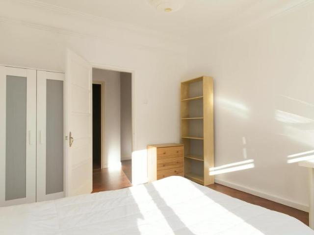 1 quarto, Lisbon Lisbon 1150 200 100713753