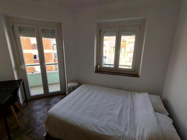 1 quarto, Lisbon Lisbon 1150 200 100713750