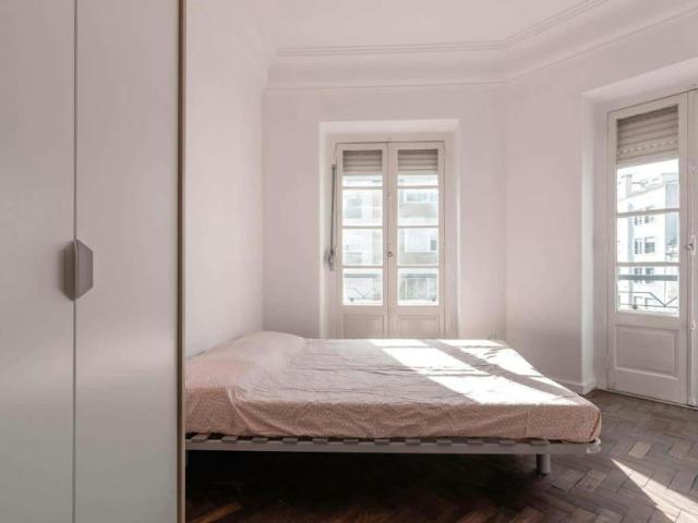 1 quarto, Lisbon Lisbon 1150 200 100943804