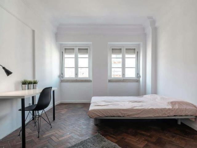1 quarto, Lisbon Lisbon 1150 200 100943824