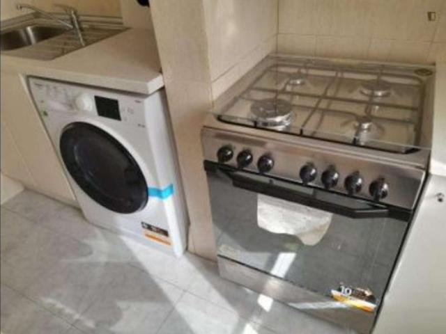 1 quarto, lisbon lisbon 1150 261 104474201