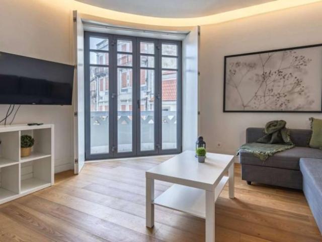 1 quarto, lisbon lisbon 1150 281 100216700