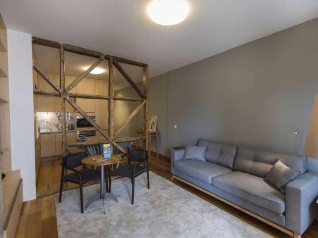 1 quarto, Lisbon Lisbon 1200 350 93052066