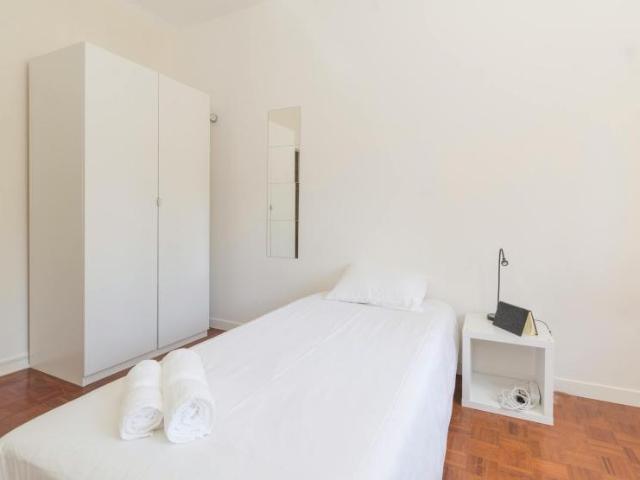1 quarto, Lisbon Lisbon 1200 758 103339562