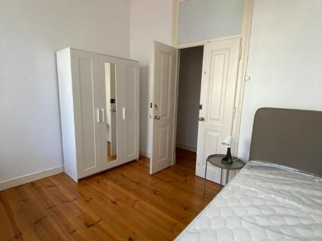 1 quarto, Lisbon Lisbon 1300 279 102885022