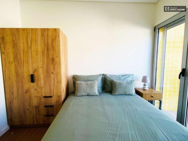 1 quarto, lisbon lisbon 1300 611 LS99761656