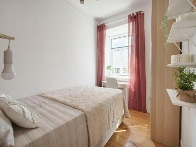 1 quarto, Lisbon Lisbon 1350 177 102469667