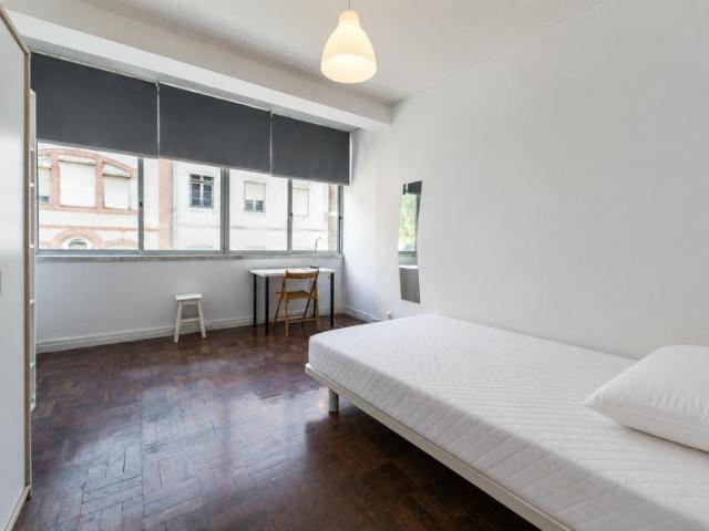 1 quarto, Lisbon Lisbon 1350 252 103302723