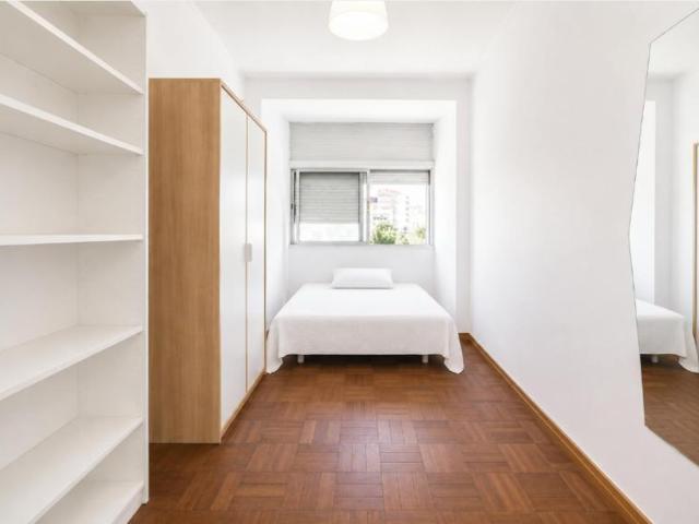 1 quarto, Lisbon Lisbon 1350 252 103302726