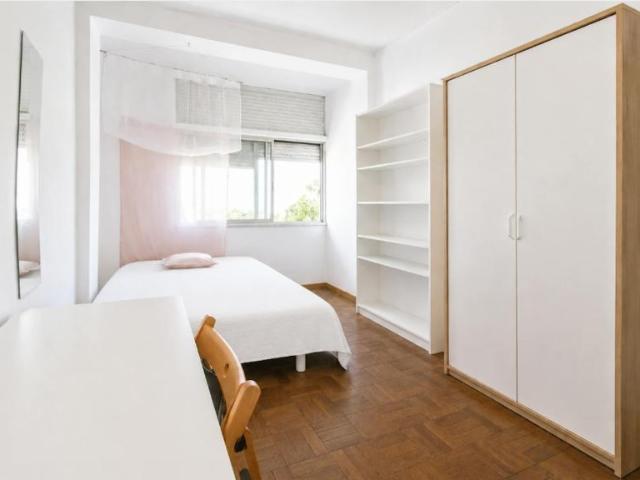 1 quarto, Lisbon Lisbon 1350 252 103302728