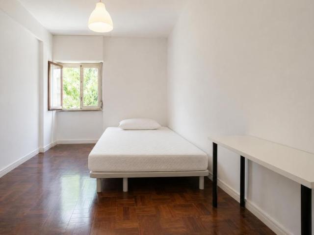 1 quarto, Lisbon Lisbon 1350 252 103302729