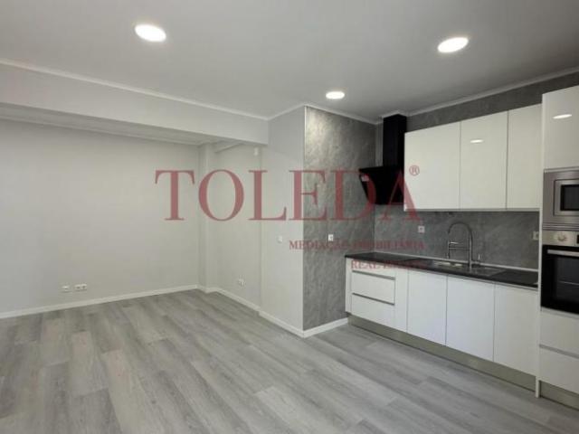 1 quarto, Lisboa Amadora 2720 102951635