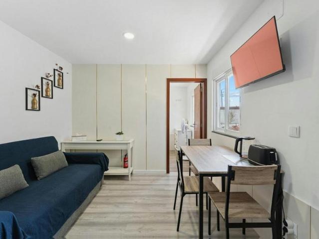 1 quarto, Madalena Madalena 4405 787 102273486