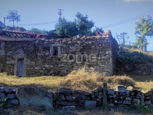 1 quarto, Montalegre Montalegre 105008022