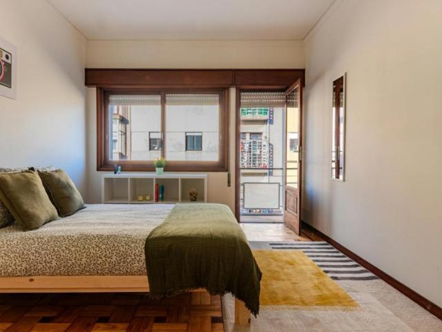 1 quarto, Porto Porto 4000 099 LS101269477