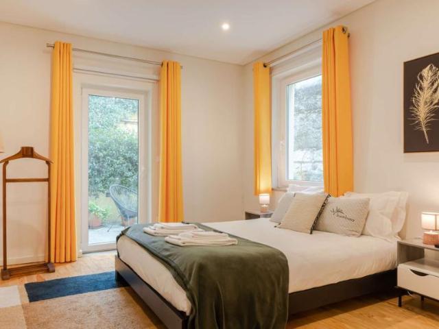 1 quarto, porto porto 4000 033 LS101843940