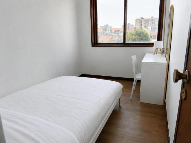 1 quarto, Porto Porto 4000 143 104842728