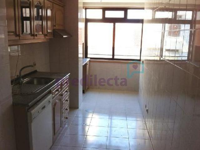 1 quarto, Porto Porto 4000 102845894