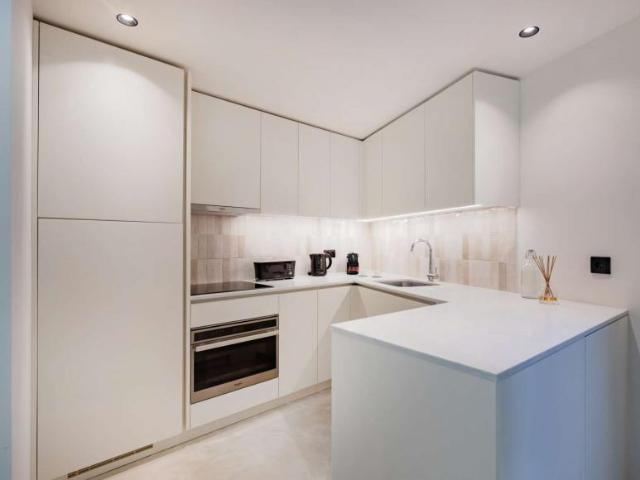 1 quarto, Porto Porto 4000 484 90789501
