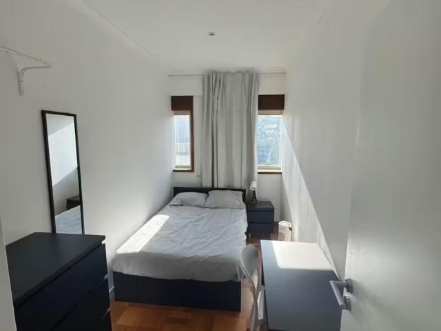 1 quarto, Porto Porto 4000 97739128