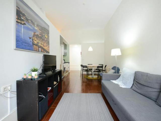 1 quarto, Porto Porto 4050 040 98921275