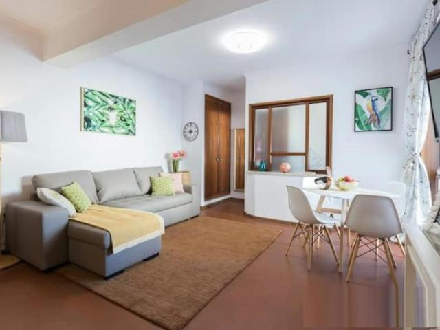 1 quarto, Porto Porto 4050 056 104183687