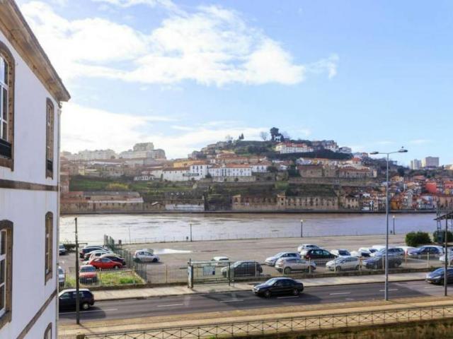 1 quarto, Porto Porto 4050 066 104069872
