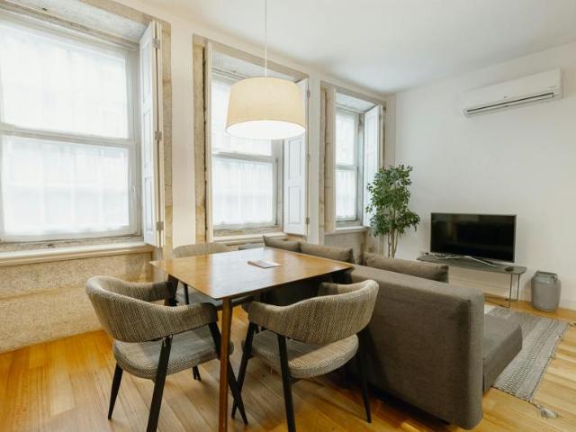 1 quarto, Porto Porto 4050 098 104842926