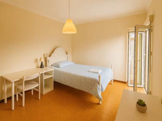 1 quarto, Porto Porto 4050 099 95916532