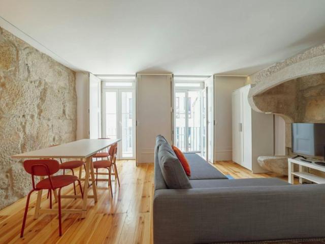 1 quarto, Porto Porto 4050 033 104225286