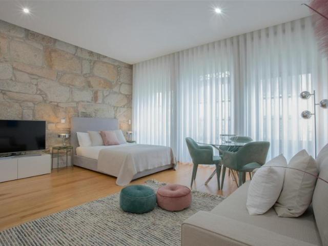 1 quarto, Porto Porto 4050 039 99635874