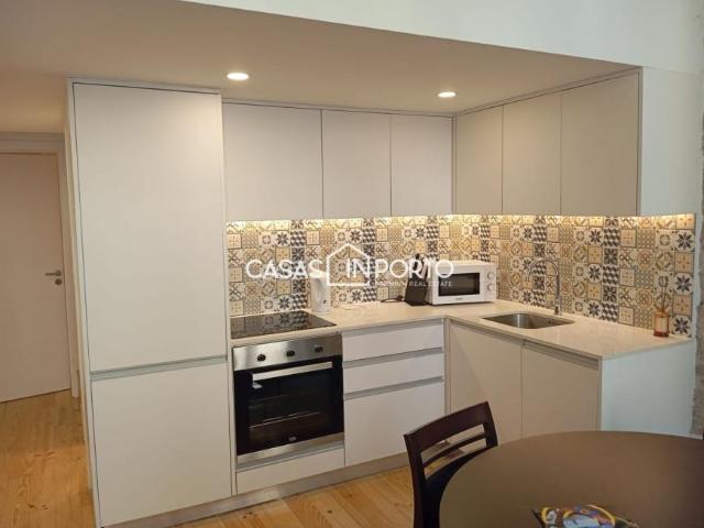 1 quarto, Porto Porto 4050 104142856