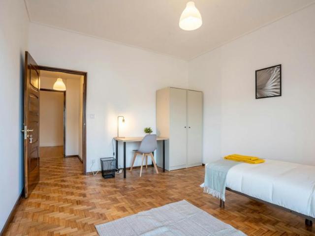 1 quarto, Porto Porto 4050 282 101988870