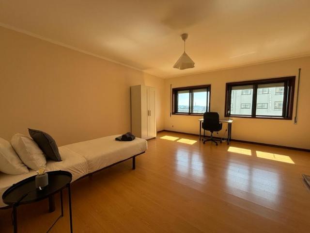 1 quarto, Porto Porto 4050 221 LS101774971