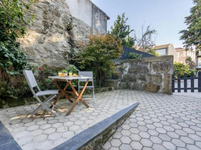 1 quarto, Porto Porto 4050 343 104183607