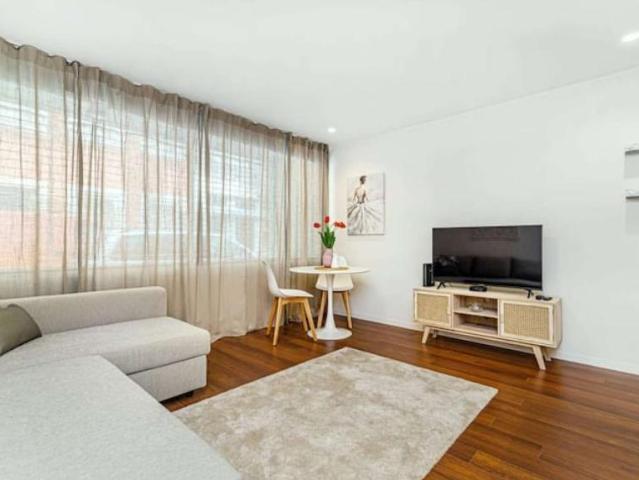 1 quarto, porto porto 4050 381 LS101850194