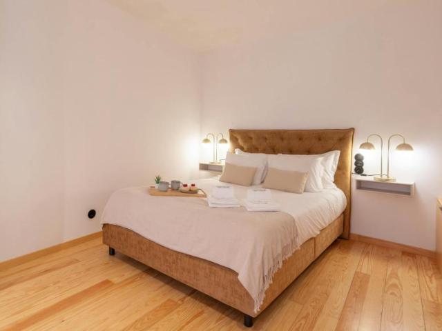 1 quarto, Porto Porto 4050 456 LS102814423