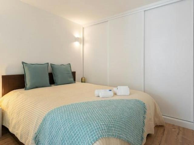 1 quarto, Porto Porto 4050 478 104183576