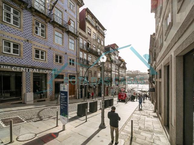 1 quarto, Porto Porto 4050 551 99272191