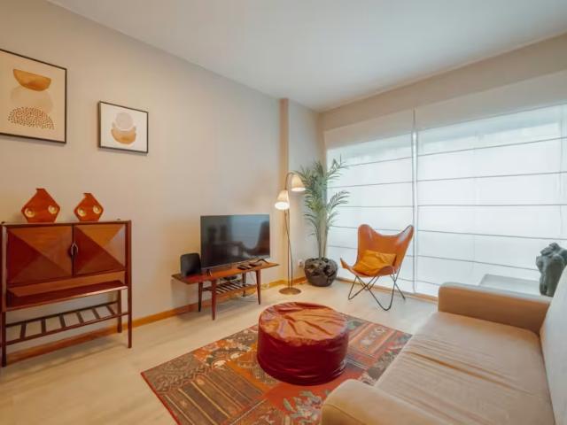 1 quarto, Porto Porto 4050 610 98496129