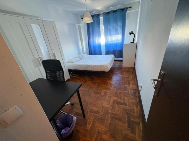 1 quarto, Porto Porto 4100 300 103093005