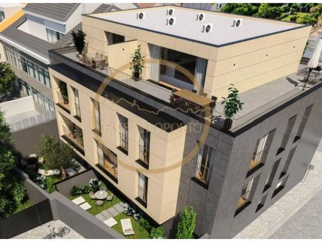 1 quarto, Porto Porto 4150 704 102375054