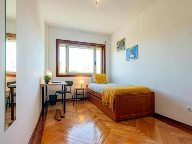 1 quarto, Porto Porto 4200 487 101448802