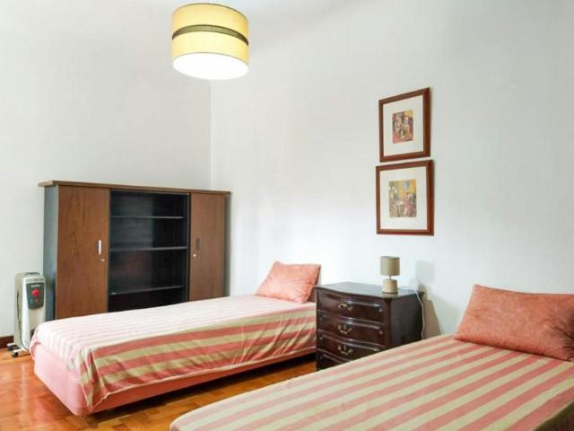 1 quarto, Porto Porto 4250 078 100721029