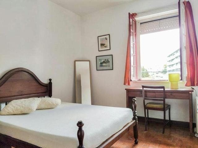 1 quarto, Porto Porto 4250 078 101222871