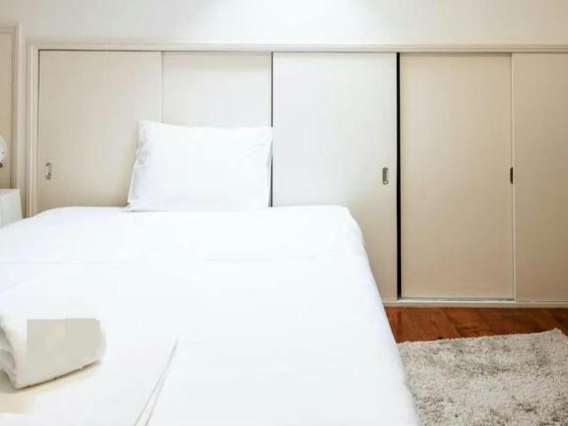 1 quarto, Porto Porto 4250 031 102855562