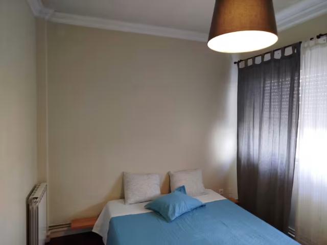 1 quarto, Porto Porto 4250 364 98497385